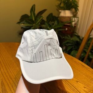 Lululemon Drawcord Hiking Cap Size S/M NWT
